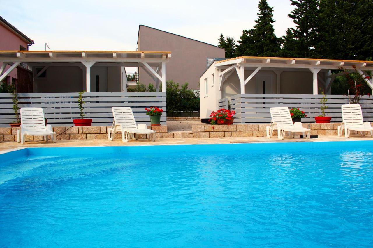 Bungalow Vice With Pool Pakoštane Exterior foto