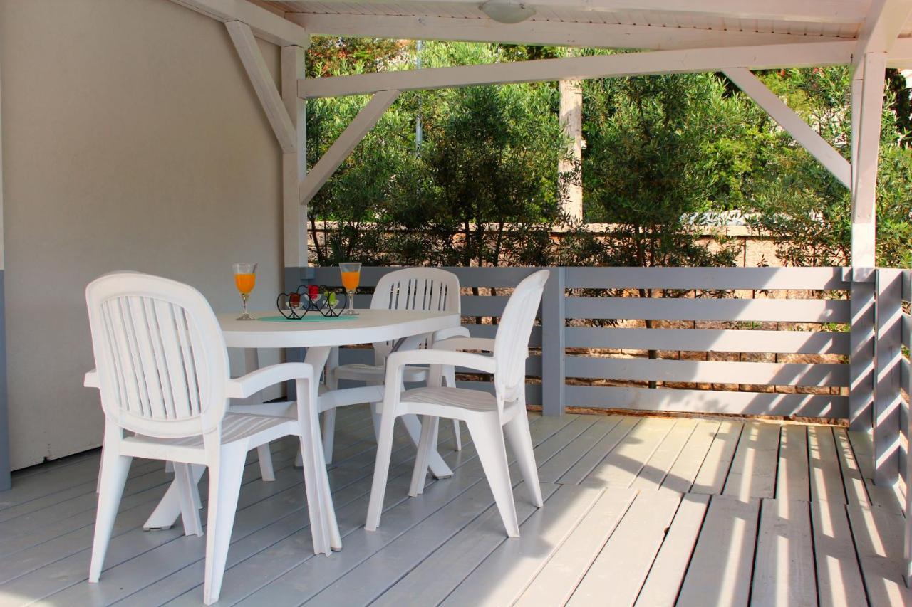 Bungalow Vice With Pool Pakoštane Exterior foto