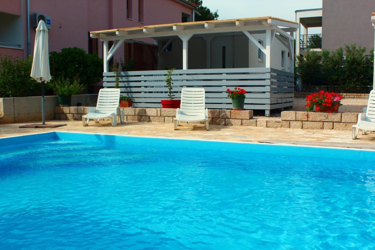 Bungalow Vice With Pool Pakoštane Exterior foto