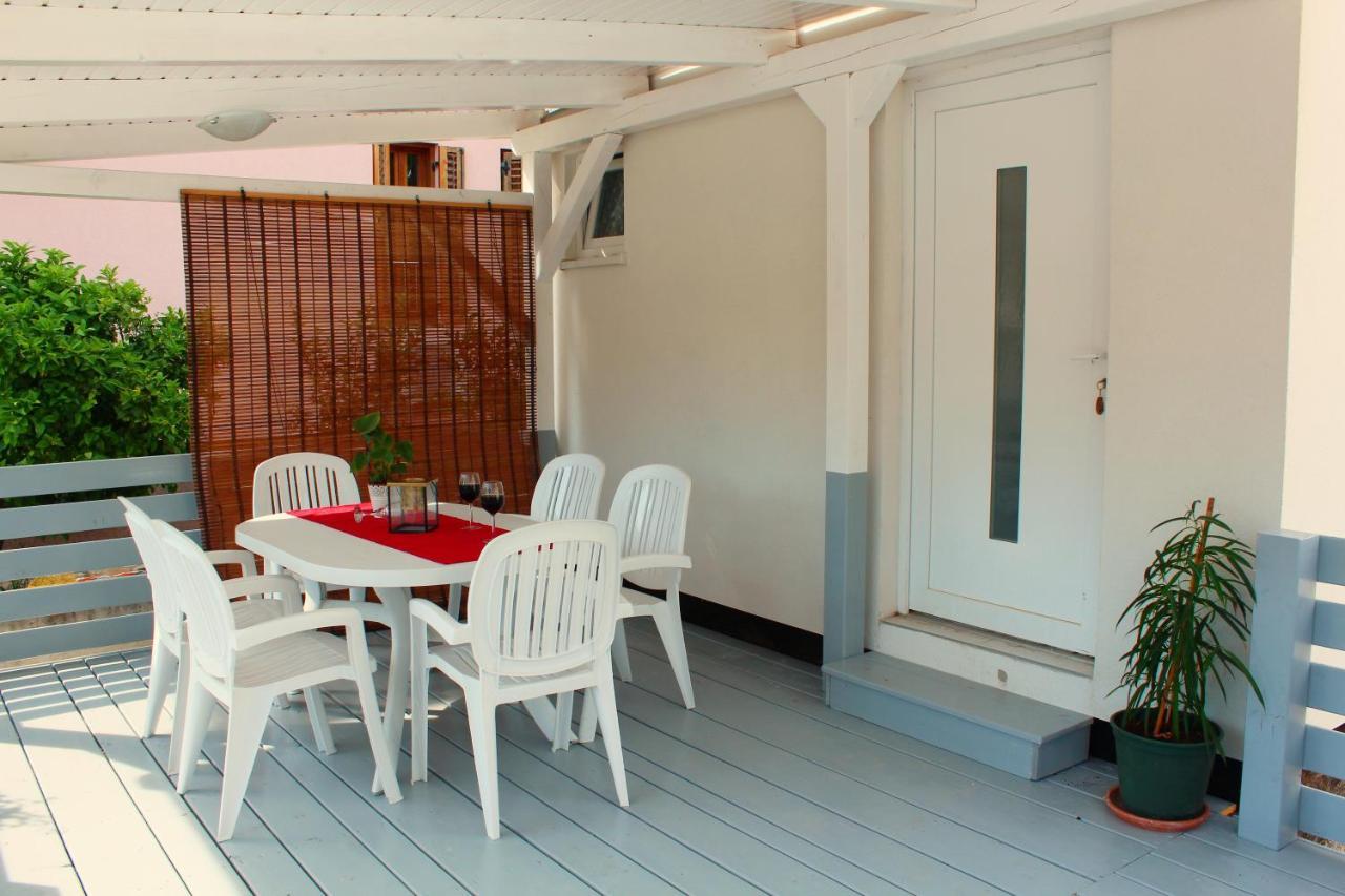 Bungalow Vice With Pool Pakoštane Exterior foto