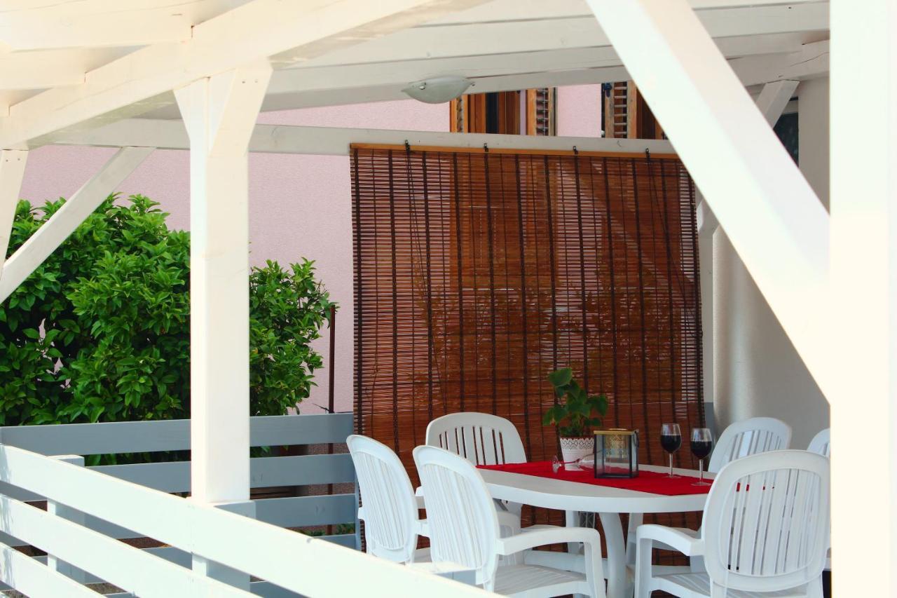Bungalow Vice With Pool Pakoštane Exterior foto