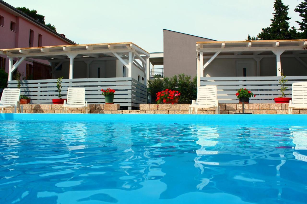 Bungalow Vice With Pool Pakoštane Exterior foto