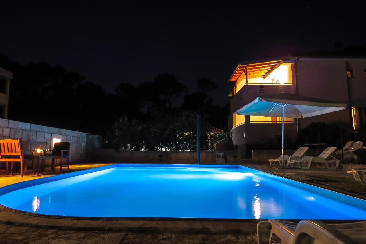 Bungalow Vice With Pool Pakoštane Exterior foto
