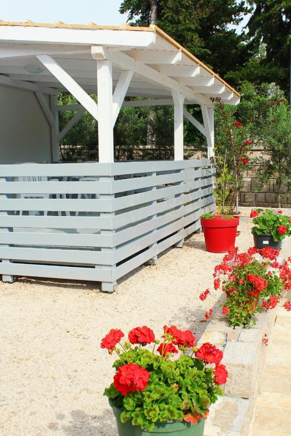 Bungalow Vice With Pool Pakoštane Exterior foto